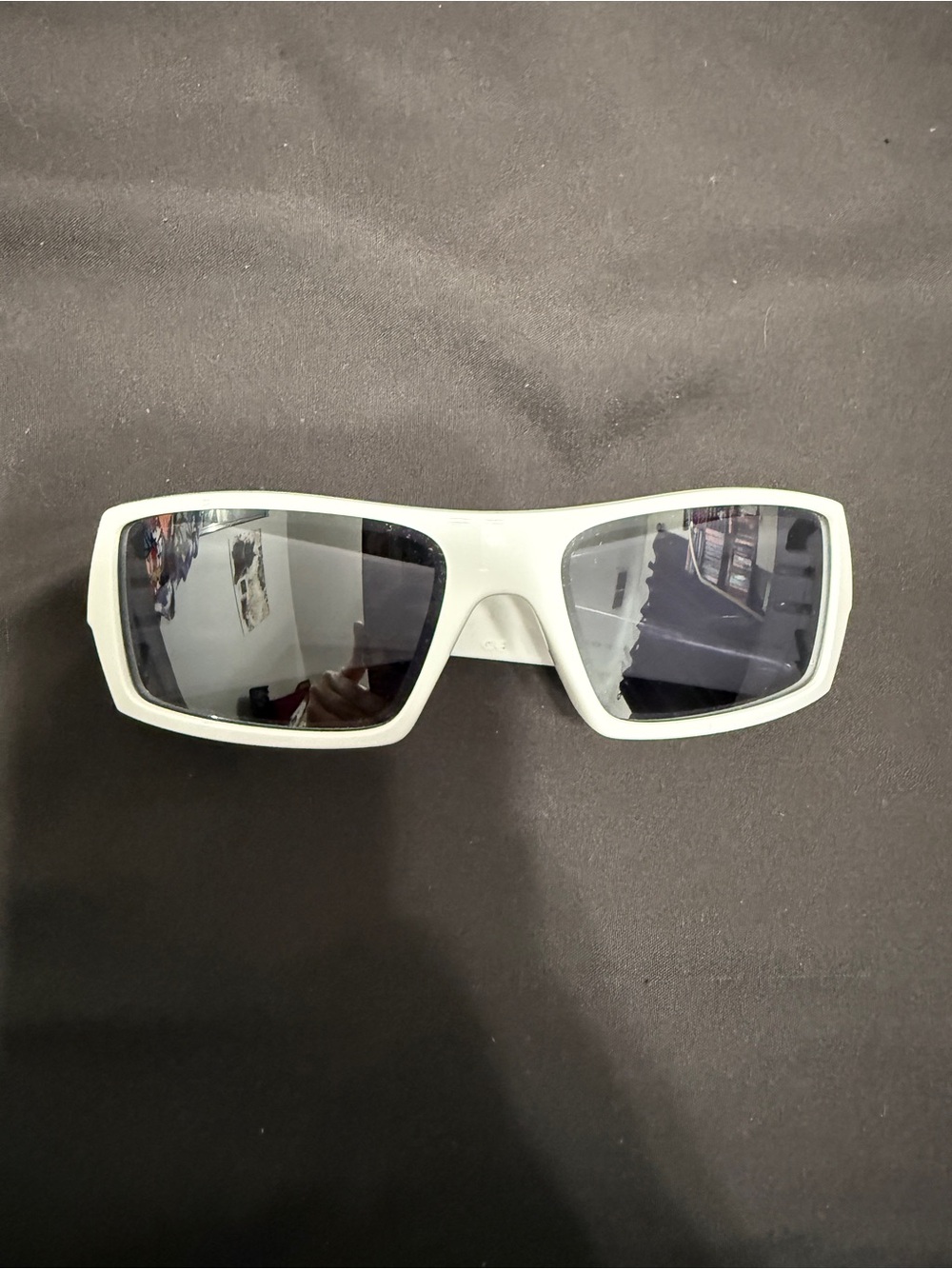 Oakley Men’s Sunglasses (Gascan) in White